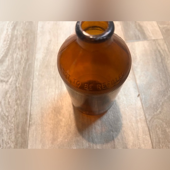 3 - vintage 1930-1940s Amber/ Brown Glass Bottle Set - Home Accents - Picture 3 of 6